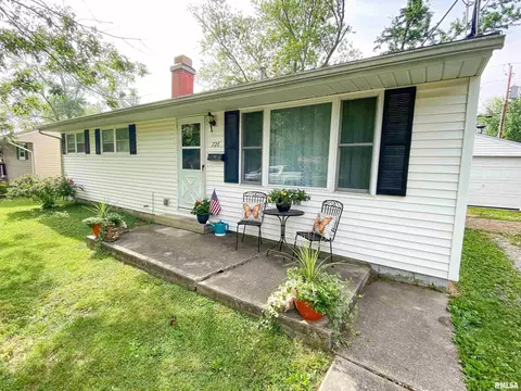 726 E 4th St, Flora, IL 62839 photo 9