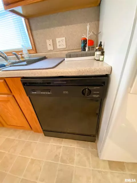 726 E 4th St, Flora, IL 62839 photo 23