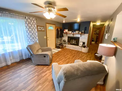 726 E 4th St, Flora, IL 62839 photo 14
