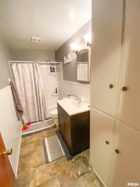 726 E 4th St, Flora, IL 62839 photo 46