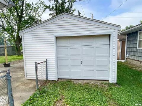 726 E 4th St, Flora, IL 62839 photo 53