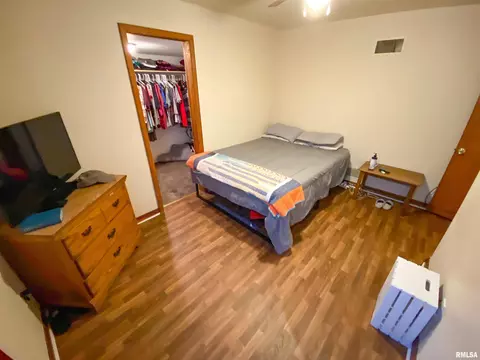 726 E 4th St, Flora, IL 62839 photo 37