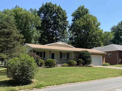 909 E Clark Trl, Herrin, IL 62948 photo 5
