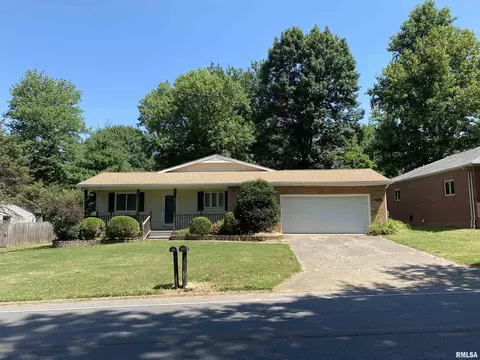 909 E Clark Trl, Herrin, IL 62948 photo 2