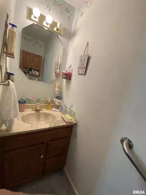 909 E Clark Trl, Herrin, IL 62948 photo 19