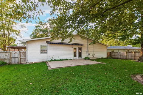 12 Roseclair Ln, Centralia, IL 62801 photo 6