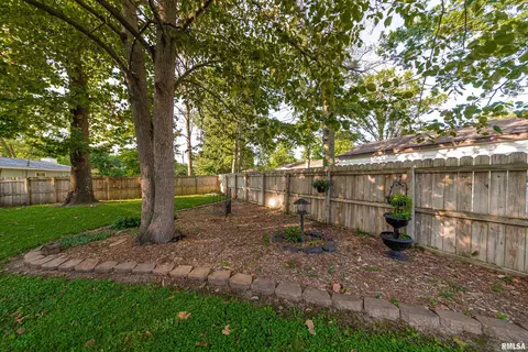 12 Roseclair Ln, Centralia, IL 62801 photo 7