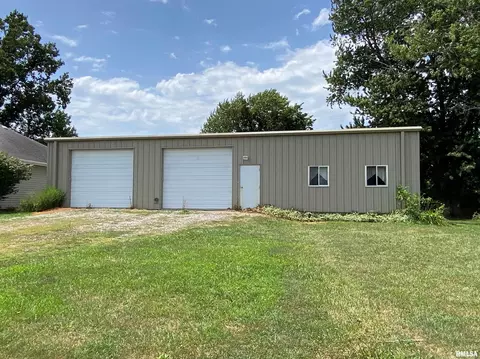 609 N 5th St, Ava, IL 62907