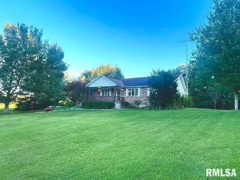 1371 Schwartz Rd, Centralia, IL 62801 photo 3