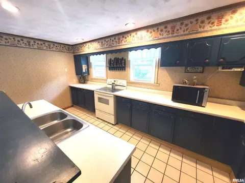 200 E Boone St, Salem, IL 62881 photo 8