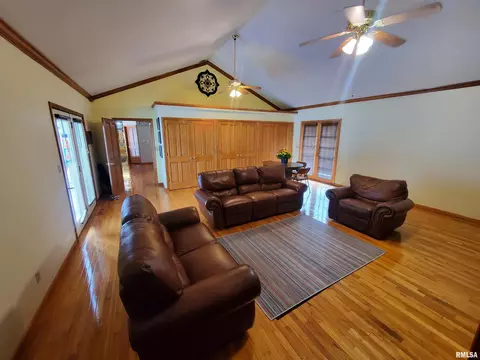 200 E Boone St, Salem, IL 62881 photo 11