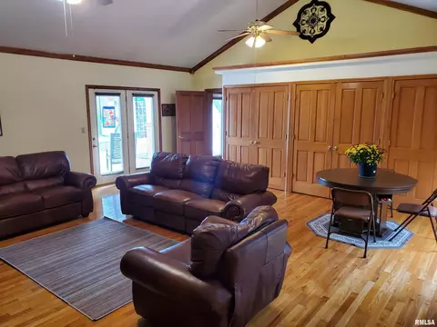 200 E Boone St, Salem, IL 62881 photo 12