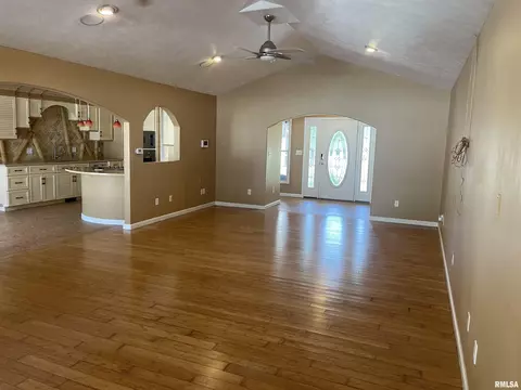 35 Douglas Dr, Herrin, IL 62948 photo 12