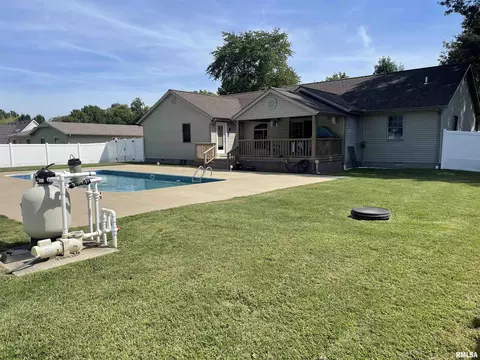 35 Douglas Dr, Herrin, IL 62948 photo 8