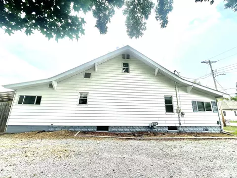 504 E Smith St, Benton, IL 62812 photo 20