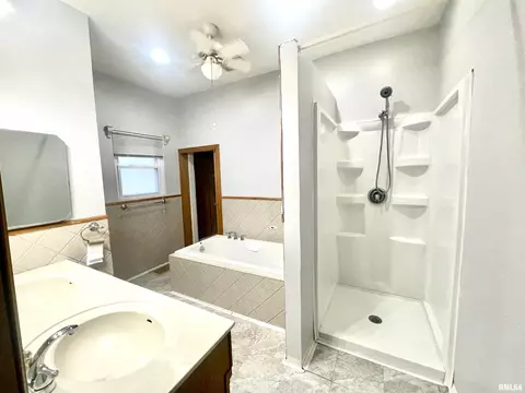 504 E Smith St, Benton, IL 62812 photo 9