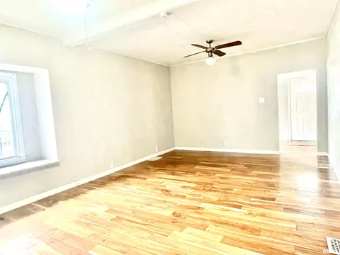 504 E Smith St, Benton, IL 62812 photo 7