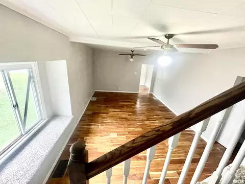 504 E Smith St, Benton, IL 62812 photo 16