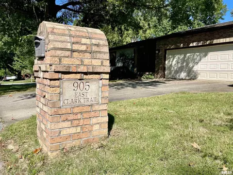 905 E Clark Trl, Herrin, IL 62948 photo 3