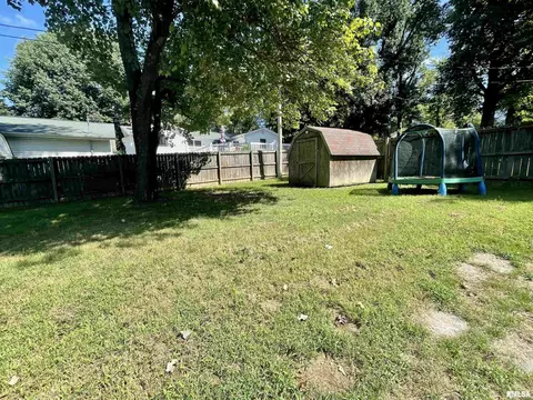 905 E Clark Trl, Herrin, IL 62948 photo 34