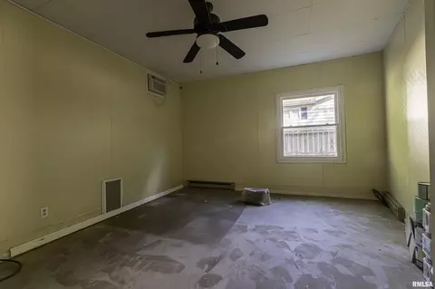 905 E Clark Trl, Herrin, IL 62948 photo 30