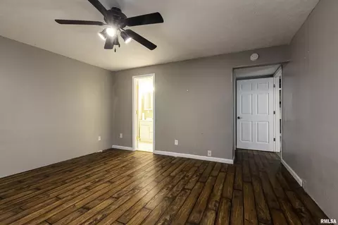 905 E Clark Trl, Herrin, IL 62948 photo 26
