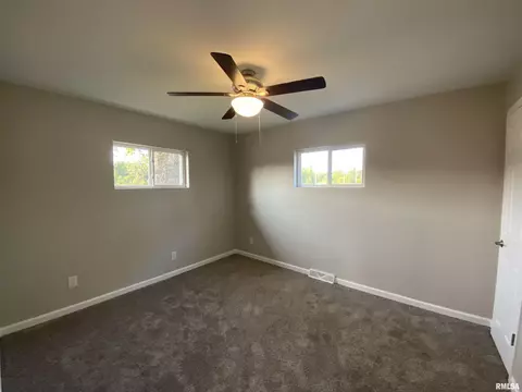 1328 Dean St, Centralia, IL 62801 photo 12