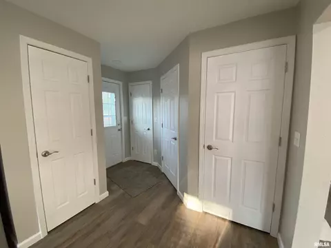 1328 Dean St, Centralia, IL 62801 photo 7