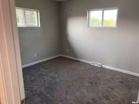 1328 Dean St, Centralia, IL 62801 photo 10