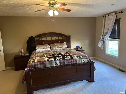 512 Jay Dr, Mount Vernon, IL 62864 photo 9