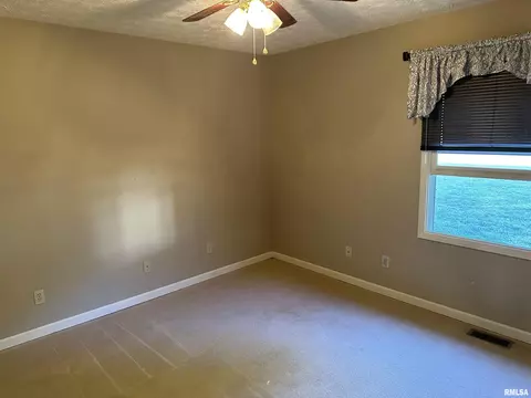 512 Jay Dr, Mount Vernon, IL 62864 photo 21