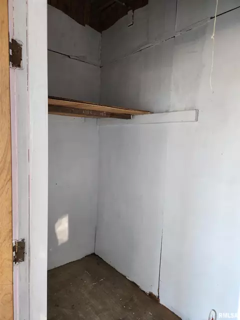 1011 Kirkpatrick St, Benton, IL 62812 photo 14