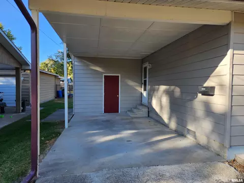 1011 Kirkpatrick St, Benton, IL 62812 photo 17