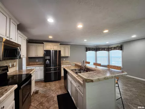 2413 E Old Union Rd, Mount Vernon, IL 62864 photo 9