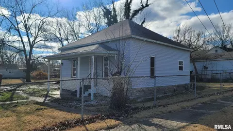 101 W Patrick St, Marion, IL 62959 photo 4