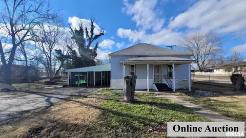 101 W Patrick St, Marion, IL 62959 photo 1