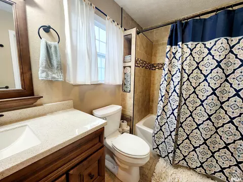 317 E Beacon Ct, Mount Vernon, IL 62864 photo 20