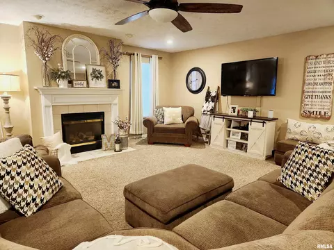 317 E Beacon Ct, Mount Vernon, IL 62864 photo 8