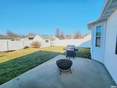 317 E Beacon Ct, Mount Vernon, IL 62864 photo 32