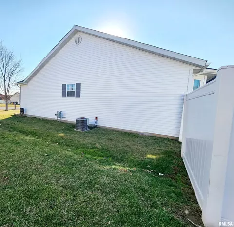 317 E Beacon Ct, Mount Vernon, IL 62864 photo 33
