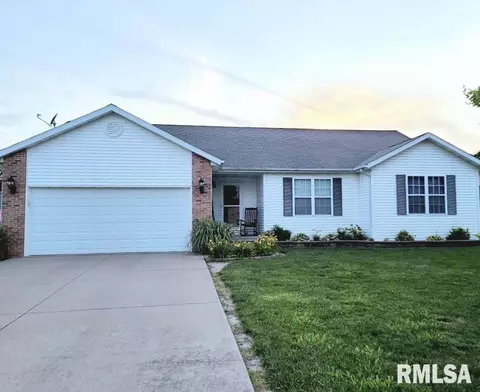 317 E Beacon Ct, Mount Vernon, IL 62864 photo 1
