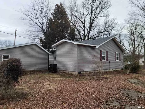 223 N George St, Hurst, IL 62949 photo 5