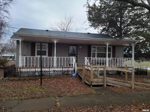 223 N George St, Hurst, IL 62949 photo 1