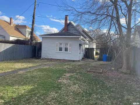 518 E Noleman St, Centralia, IL 62801 photo 3