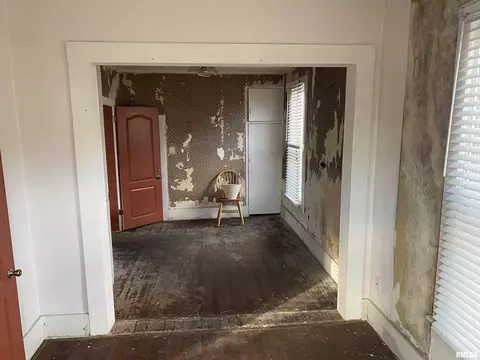 518 E Noleman St, Centralia, IL 62801 photo 5