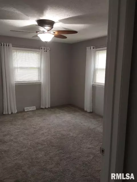 628 Sara Dr, Centralia, IL 62801 photo 14