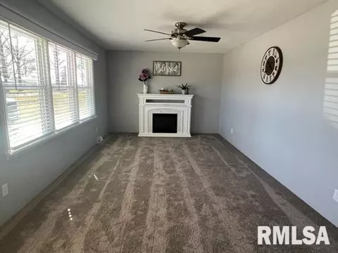 628 Sara Dr, Centralia, IL 62801 photo 4