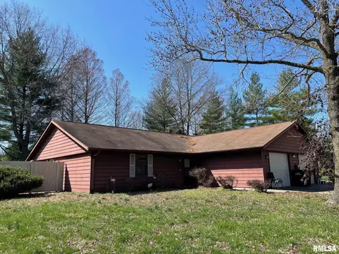 2951 W Sunset Dr, Carbondale, IL 62901