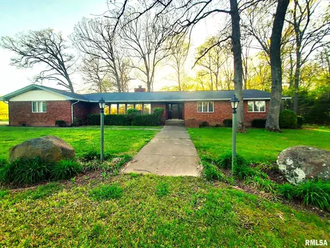 7099 Campbells Corner Rd, Mcleansboro, IL 62859