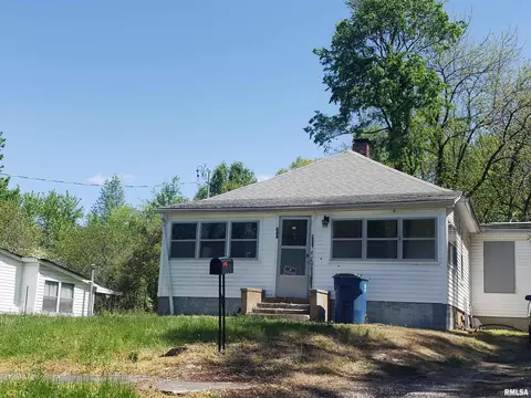 422 E Jefferson St, Anna, IL 62906 photo 1